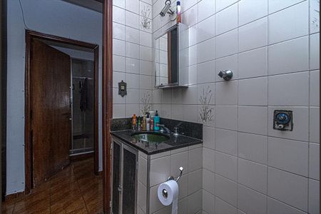 Casa à venda com 235m², 4 quartos e 4 vagasBanheiro Social