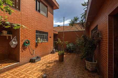 Casa à venda com 235m², 4 quartos e 4 vagasQuintal