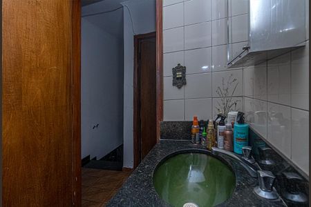 Casa à venda com 235m², 4 quartos e 4 vagasBanheiro Social