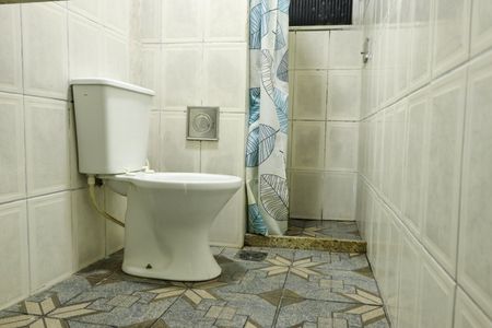 Banheiro de apartamento para alugar com 2 quartos, 49m² em Irajá, Rio de Janeiro