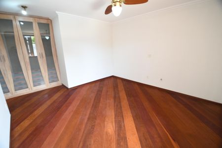 Casa de condomínio para alugar com 604m², 4 quartos e 6 vagasSuíte 3