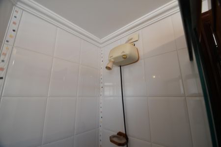 Casa de condomínio para alugar com 604m², 4 quartos e 6 vagasBanheiro da Piscina