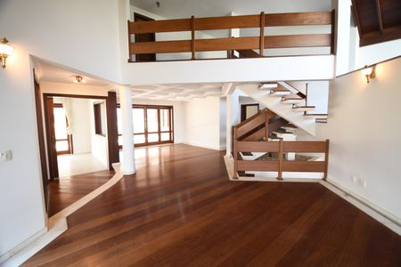 Casa de condomínio para alugar com 604m², 4 quartos e 6 vagasSala