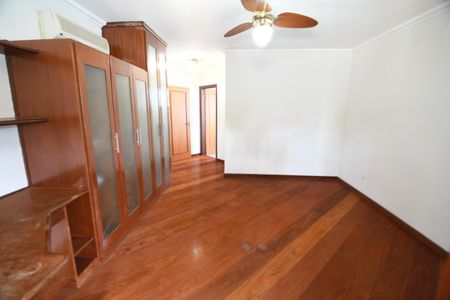 Casa de condomínio para alugar com 604m², 4 quartos e 6 vagasSuíte 1