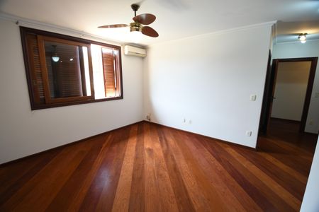 Casa de condomínio para alugar com 604m², 4 quartos e 6 vagasSuíte 3