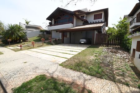 Casa de condomínio para alugar com 604m², 4 quartos e 6 vagasFachada