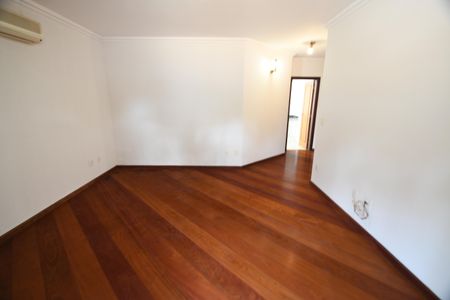 Casa de condomínio para alugar com 604m², 4 quartos e 6 vagasSuíte 4