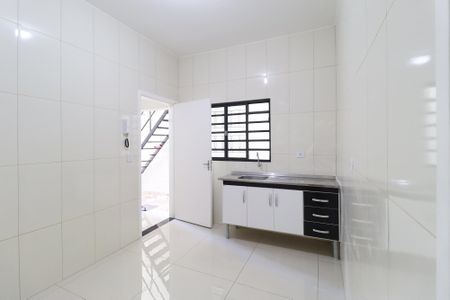 Cozinha de apartamento para alugar com 1 quarto, 27m² em Jardim Modelo, São Paulo