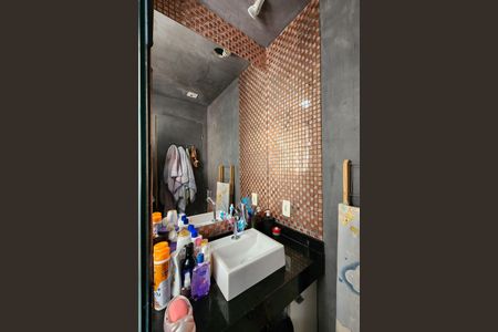 Apartamento à venda com 73m², 2 quartos e 2 vagas Apartamento à venda com 73m², 2 quartos e 2 vagasBanheiro da Suíte