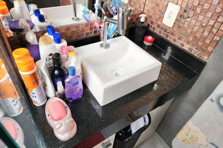 Apartamento à venda com 73m², 2 quartos e 2 vagas Apartamento à venda com 73m², 2 quartos e 2 vagasBanheiro da Suíte