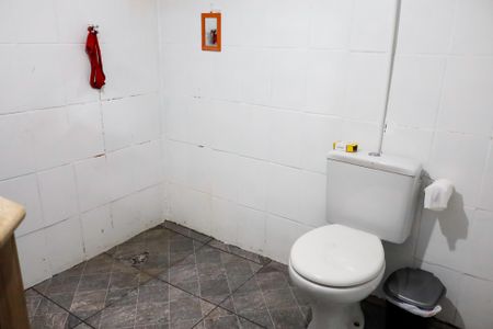 Casa à venda com 168m², 5 quartos e 3 vagas Casa à venda com 168m², 5 quartos e 3 vagasBanheiro 2