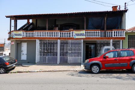 Casa à venda com 168m², 5 quartos e 3 vagas Casa à venda com 168m², 5 quartos e 3 vagasFachada