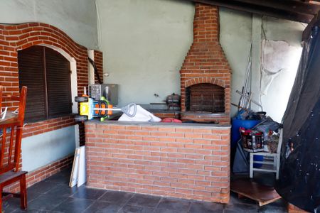 Casa à venda com 168m², 5 quartos e 3 vagas Casa à venda com 168m², 5 quartos e 3 vagasÁrea comum - Churrasqueira