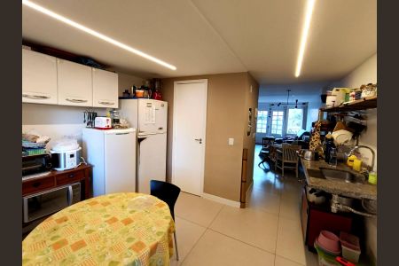 Casa de condomínio à venda com 141m², 4 quartos e 2 vagasCozinha