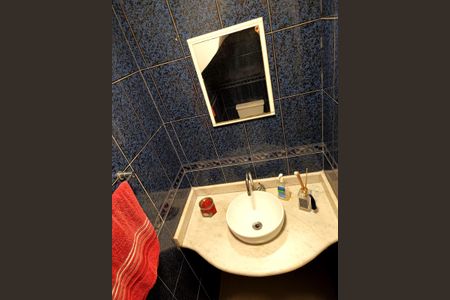 Casa de condomínio à venda com 141m², 4 quartos e 2 vagasBanheiro