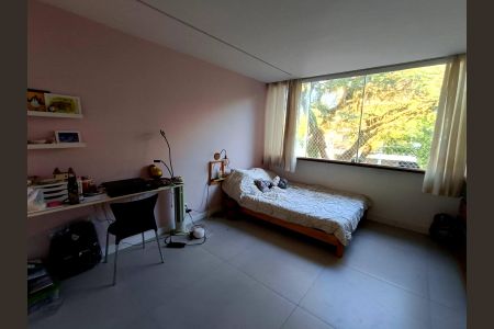 Casa de condomínio à venda com 141m², 4 quartos e 2 vagasQuarto