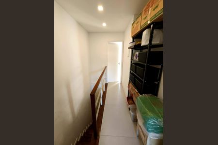 Casa de condomínio à venda com 141m², 4 quartos e 2 vagasQuarto