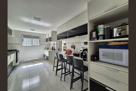 Casa de condomínio à venda com 408m², 5 quartos e 2 vagasCozinha