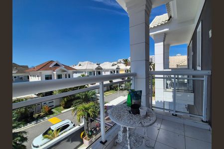 Casa de condomínio à venda com 408m², 5 quartos e 2 vagasVaranda da suíte 3