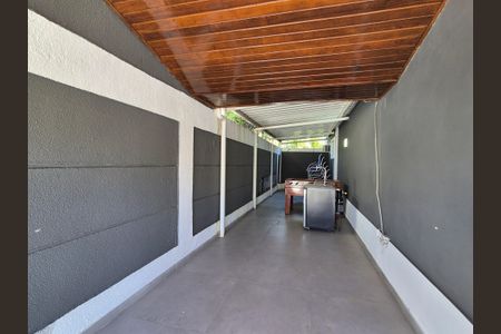 Casa de condomínio à venda com 408m², 5 quartos e 2 vagasVaranda