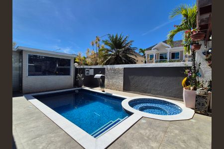 Casa de condomínio à venda com 408m², 5 quartos e 2 vagasÁrea externa