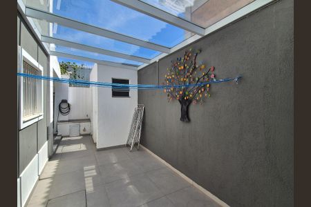 Casa de condomínio à venda com 408m², 5 quartos e 2 vagasVaranda