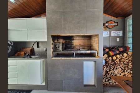 Casa de condomínio à venda com 408m², 5 quartos e 2 vagasVaranda gourmet