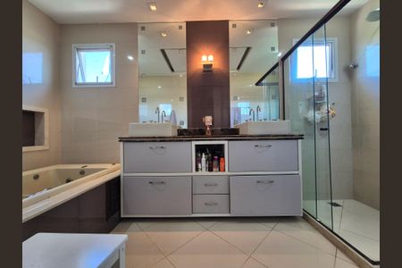 Casa de condomínio à venda com 408m², 5 quartos e 2 vagasBanheiro da Suíte 4