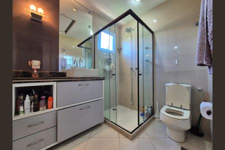 Casa de condomínio à venda com 408m², 5 quartos e 2 vagasBanheiro da Suíte 4