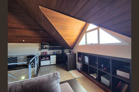 Casa de condomínio à venda com 408m², 5 quartos e 2 vagasSótão