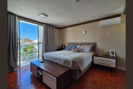 Casa de condomínio à venda com 408m², 5 quartos e 2 vagasSuíte 4