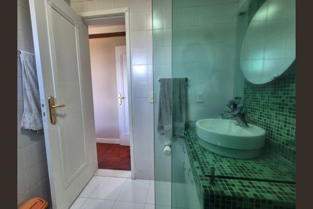 Casa de condomínio à venda com 408m², 5 quartos e 2 vagasBanheiro da Suíte 2