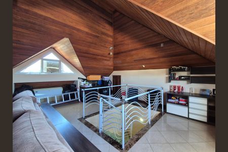 Casa de condomínio à venda com 408m², 5 quartos e 2 vagasSótão