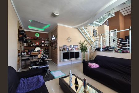 Casa de condomínio à venda com 408m², 5 quartos e 2 vagasSala