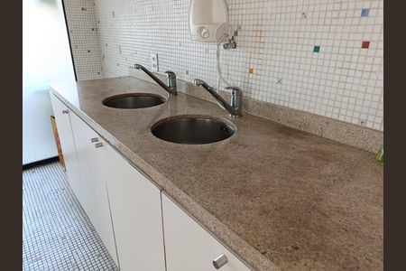 Apartamento à venda com 64m², 2 quartos e 1 vagaCozinha