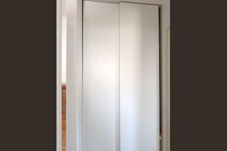 Apartamento à venda com 64m², 2 quartos e 1 vagaArmário corredor
