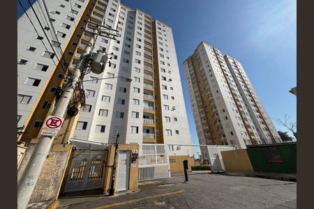 Apartamento à venda com 48m², 2 quartos e 1 vaga Apartamento à venda com 48m², 2 quartos e 1 vagaFachada