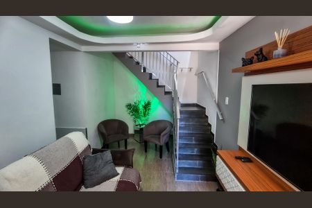 Sala de casa para alugar com 3 quartos, 180m² em Vigário Geral, Rio de Janeiro