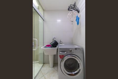 Casa à venda com 211m², 2 quartos e 3 vagas Casa à venda com 211m², 2 quartos e 3 vagasÁrea de Serviço