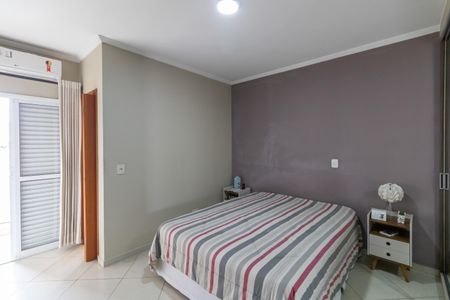 Casa à venda com 211m², 2 quartos e 3 vagas Casa à venda com 211m², 2 quartos e 3 vagasSuíte