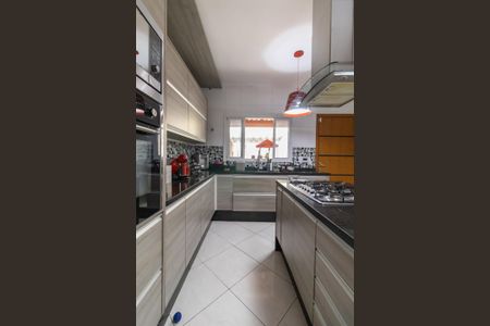 Casa à venda com 211m², 2 quartos e 3 vagas Casa à venda com 211m², 2 quartos e 3 vagasCozinha