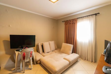 Casa à venda com 211m², 2 quartos e 3 vagas Casa à venda com 211m², 2 quartos e 3 vagasQuarto