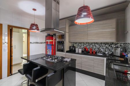 Casa à venda com 211m², 2 quartos e 3 vagas Casa à venda com 211m², 2 quartos e 3 vagasCozinha