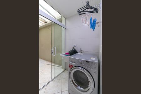 Casa à venda com 211m², 2 quartos e 3 vagas Casa à venda com 211m², 2 quartos e 3 vagasÁrea de Serviço