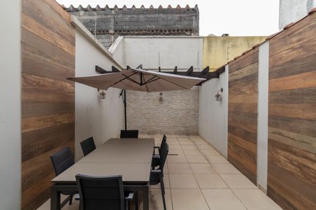 Casa à venda com 211m², 2 quartos e 3 vagas Casa à venda com 211m², 2 quartos e 3 vagasEspaço Gourmet