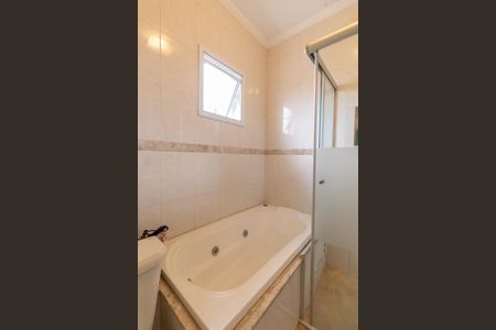 Casa à venda com 211m², 2 quartos e 3 vagas Casa à venda com 211m², 2 quartos e 3 vagasBanheiro Suíte