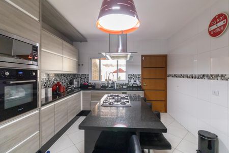 Casa à venda com 211m², 2 quartos e 3 vagas Casa à venda com 211m², 2 quartos e 3 vagasCozinha