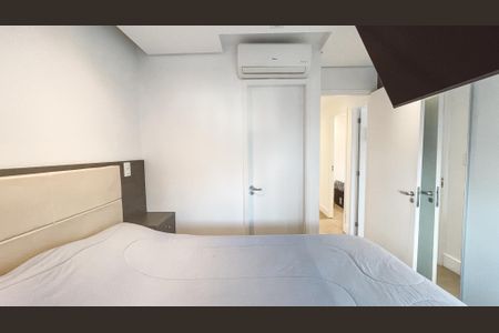 Apartamento à venda com 85m², 3 quartos e 2 vagas Apartamento à venda com 85m², 3 quartos e 2 vagasSuíte