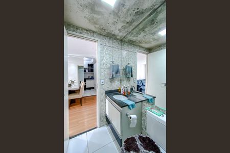 Apartamento à venda com 49m², 2 quartos e 1 vaga Apartamento à venda com 49m², 2 quartos e 1 vagaBanheiro