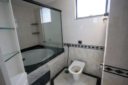 Apartamento para alugar com 360m², 5 quartos e 2 vagasBanheiro da Suíte 3